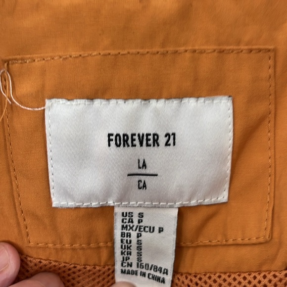 💛FOREVER 21 JACKET SILK EXTERIOR PRETTY GOLD COLOR SZ S 42Wx22L EXCELLENT COND. - Picture 2 of 6